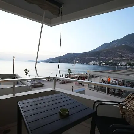 アパート View Loutraki, 2 Bedroom ルートラキ